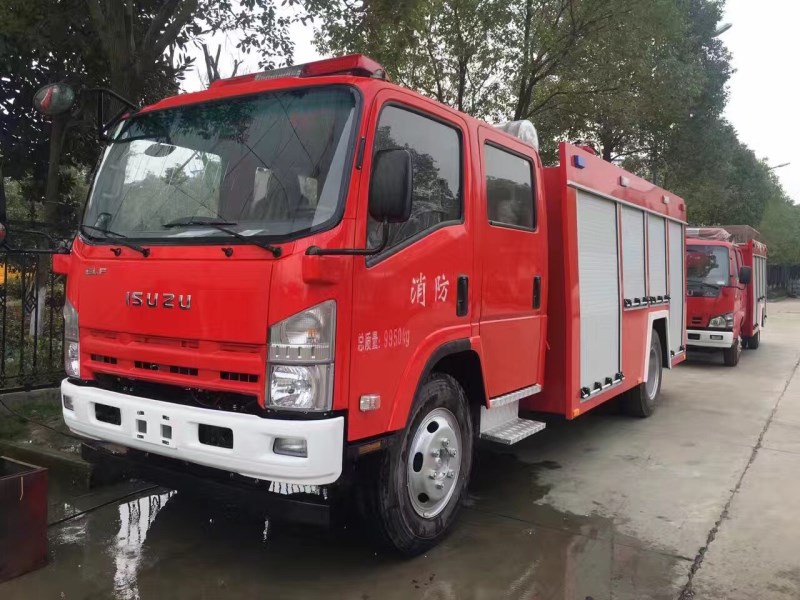 慶鈴五十鈴6噸水罐消防車(chē)